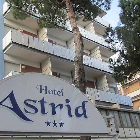 Hotel Astrid Cervia Esterno foto