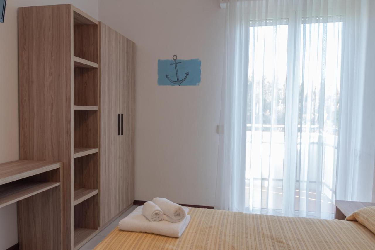 Hotel Astrid Cervia Esterno foto