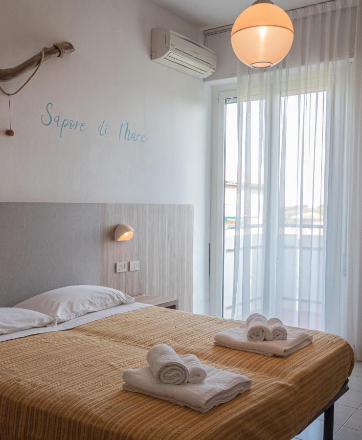 Hotel Astrid Cervia Esterno foto