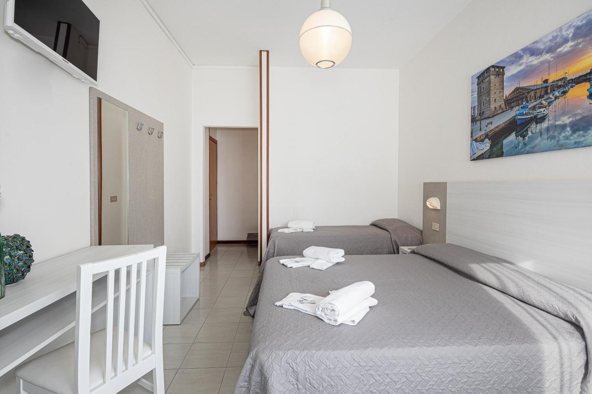 Hotel Astrid Cervia Esterno foto