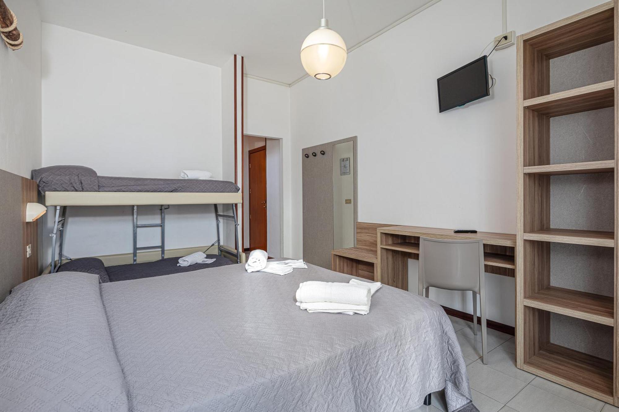 Hotel Astrid Cervia Esterno foto