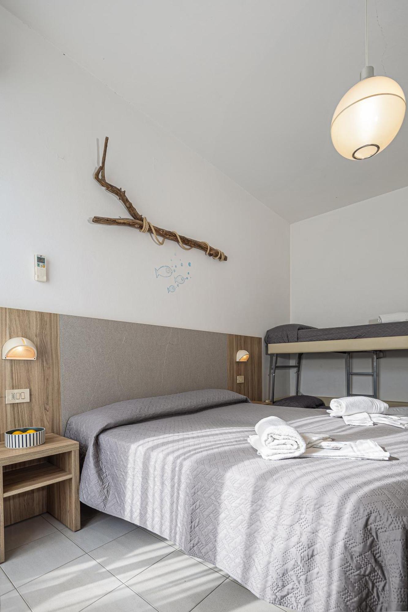 Hotel Astrid Cervia Esterno foto