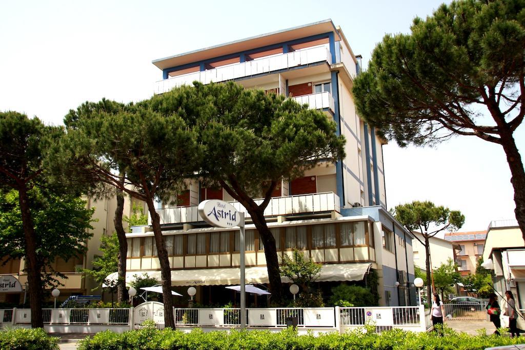 Hotel Astrid Cervia Esterno foto