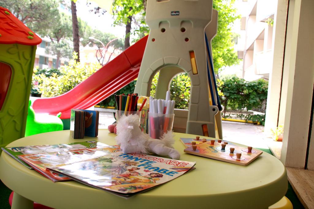 Hotel Astrid Cervia Esterno foto
