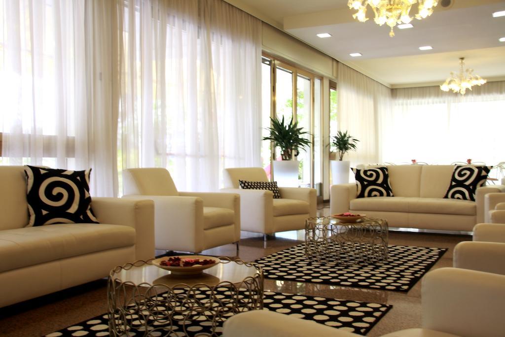 Hotel Astrid Cervia Esterno foto