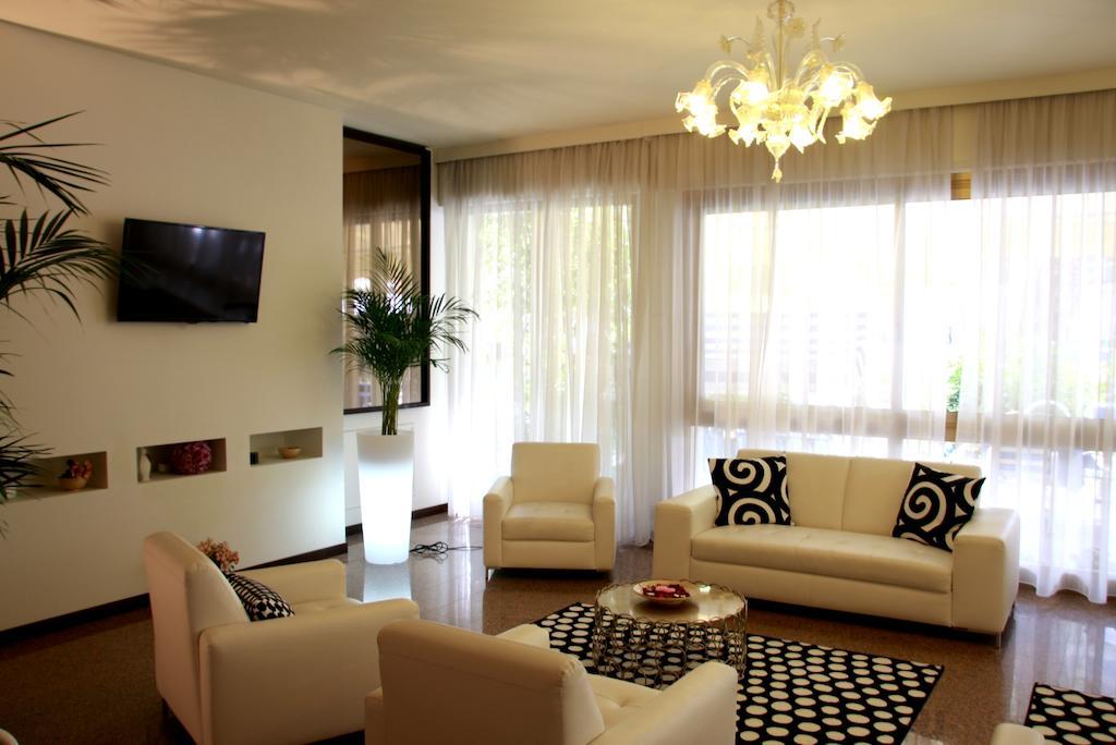 Hotel Astrid Cervia Esterno foto